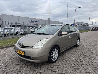 skadebil auto Toyota Prius 1.5 VVT-i  57Kw Airco - Navi 2005/7