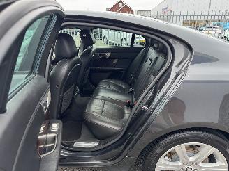 Jaguar XF 3.0 D V6 Luxury picture 13