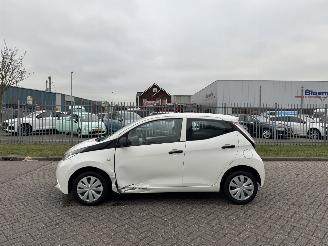 Toyota Aygo 1.0 VVT-i 51Kw AIRCO picture 3