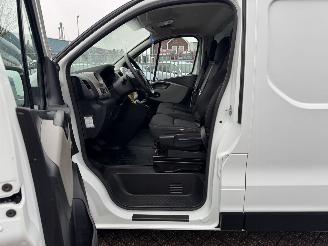 Nissan NV300 1.6 DCI  AIRCO - NAVI - Euro6 picture 13