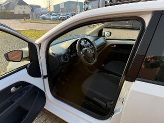 Volkswagen Up!  picture 8