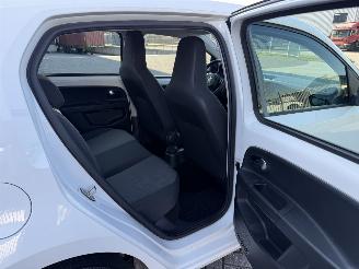 Volkswagen Up! 1.0 44kw AIRCO picture 17