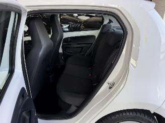 Volkswagen Up! 1.0 44Kw AIRCO picture 10