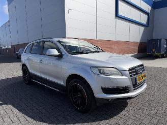 Vaurioauto  passenger cars Audi Q7 4.2 V8 quattro 5+2 2008/3
