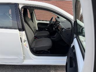 Volkswagen Up! 1.0 44Kw AIRCO - NAVI picture 20