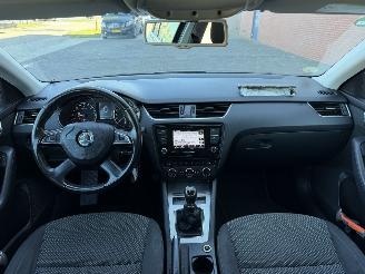 Skoda Octavia 1.6 TDI 77Kw Clima - NAVI picture 19