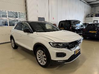 Unfallwagen Volkswagen T-Roc 1.5 TSI  AUTOMAAT 2018/6