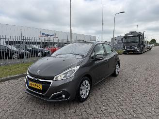Auto incidentate Peugeot 208 1.6 HDI 74Kw Navi - Airco 2017/12