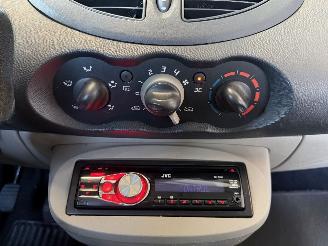 Renault Twingo 1.2 Authentique AIRCO picture 15