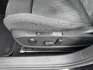 Volkswagen Golf 1.0 TSI 81Kw Clima - Navi picture 12