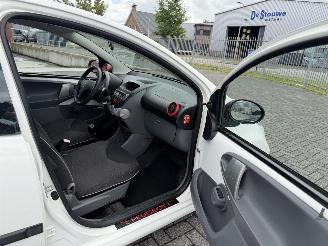 Peugeot 107 1.0 12V Sublime AIRCO picture 19