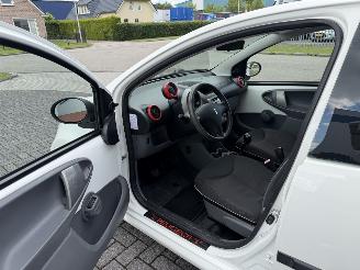 Peugeot 107 1.0 12V Sublime AIRCO picture 13