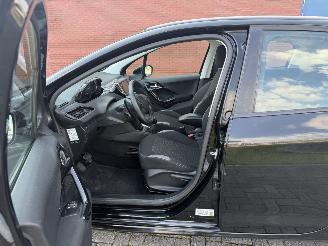 Peugeot 208 1.2 Pure Tech 60Kw AIRCO picture 10
