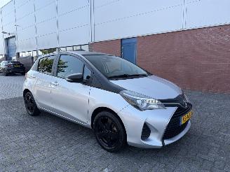 uszkodzony samochody osobowe Toyota Yaris 51Kw Aspiration Bi-Tone AIRCO 2016/12