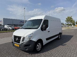 krockskadad bil bedrijf Nissan Nv400 2.3 DCI L2-H2  LAADKLEP 2015/11