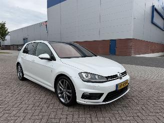 Voiture accidenté Volkswagen Golf TSI R-Line Clima - Navi 2016/1
