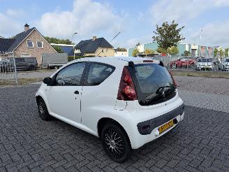 Peugeot 107 1.0 50kw AIRCO picture 3