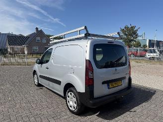 Peugeot Partner 1.6 HDI 66kw AIRCO picture 6