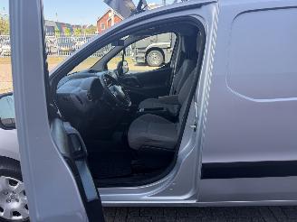 Peugeot Partner 1.6 HDI 66kw AIRCO picture 11
