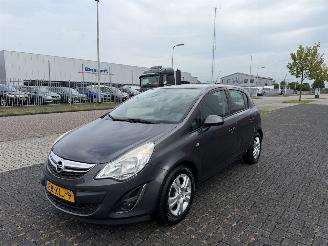 Schadeauto Opel Corsa 1.2 16V Anniversary Edition  AIRCO 2012/6