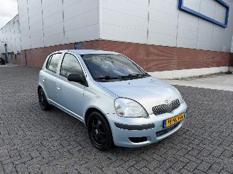 skadebil auto Toyota Yaris 1.3 VVT-i Idols 2003/11