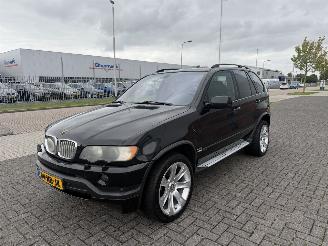 Schadeauto BMW X5 4.6 is 2003/7