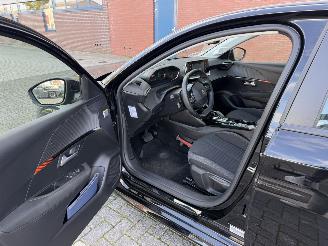 Peugeot e-208 EV Active 50 kWh Clima - Navi picture 11