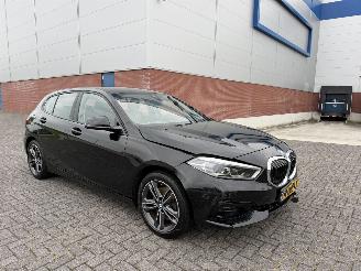 BMW 1-serie 116 D Aut. Executive Edition picture 5