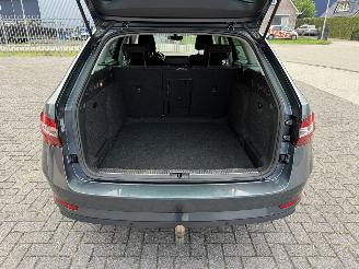 Skoda Superb 1.6 TDI 88Kw Clima - Navi picture 22
