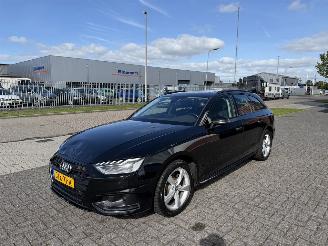 uszkodzony samochody osobowe Audi A4 2.0 TDI Aut. S edition Clima - Navi - Pano 2020/8