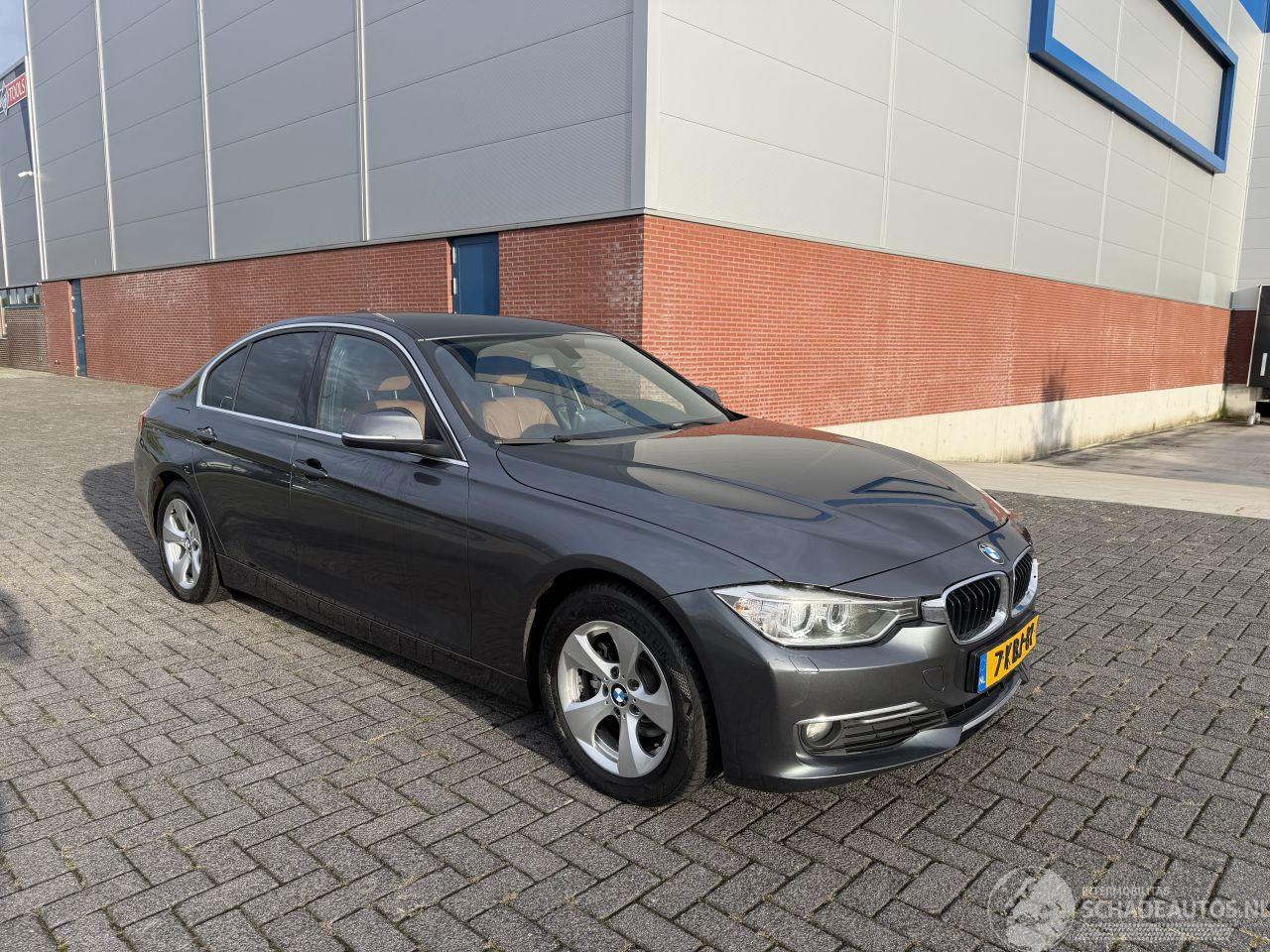 BMW 3-serie 320i 125kw Clima Navi