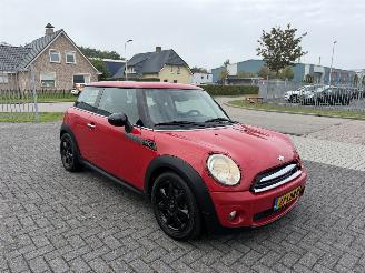 Vaurioauto  passenger cars Mini One 1.6 55kw Pano - Navi - Airco 2010/3