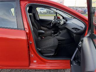 Peugeot 208 1.2 PureTech 60kw AIRCO Euro6 picture 22