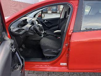 Peugeot 208 1.2 PureTech 60kw AIRCO Euro6 picture 14