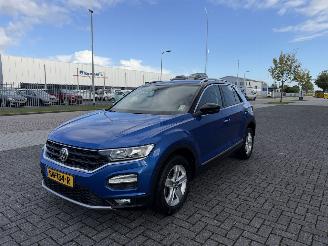 Schadeauto Volkswagen T-Roc 1.5 TSI 110kw  AUTOMAAT 2018/5