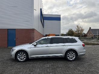 Volkswagen Passat 1.4 TSI GTE Highline Clima - Pano - Navi picture 2