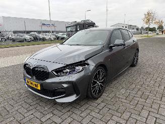 BMW 1-serie 118i M High Exe 103kw Clima - Navi picture 4