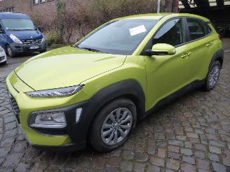 krockskadad bil bromfiets Hyundai Kona  2020/8