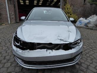 Volkswagen Golf Life picture 2