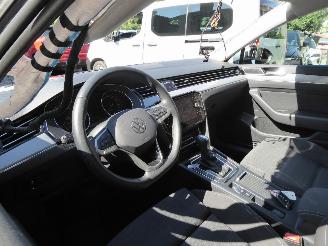 Volkswagen Passat Business picture 9