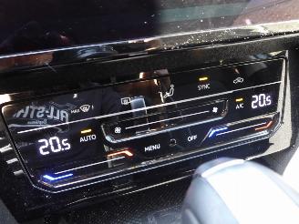 Volkswagen Passat Business picture 24
