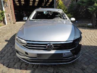 Volkswagen Passat Business picture 4