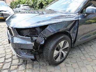 Volvo XC40 Momentum picture 2