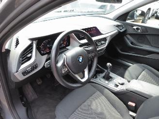 BMW 1-serie 116 d Advantage picture 10