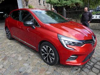 Renault Clio Techno Hybrid picture 4