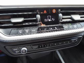 BMW 1-serie 116 i Advantage picture 17