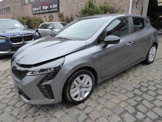 Avarii autoturisme Renault Clio Evolution Hybrid 2024/12