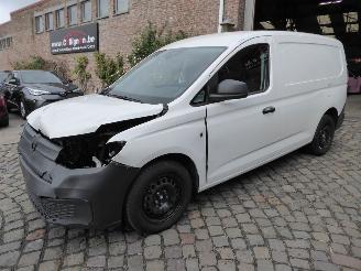 skadebil auto Volkswagen Caddy Maxi 2024/2