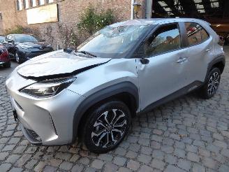 krockskadad bil auto Toyota Yaris Cross Hybrid 2023/1
