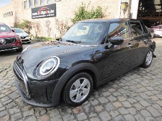 krockskadad bil auto Mini Cooper Essential 2023/11